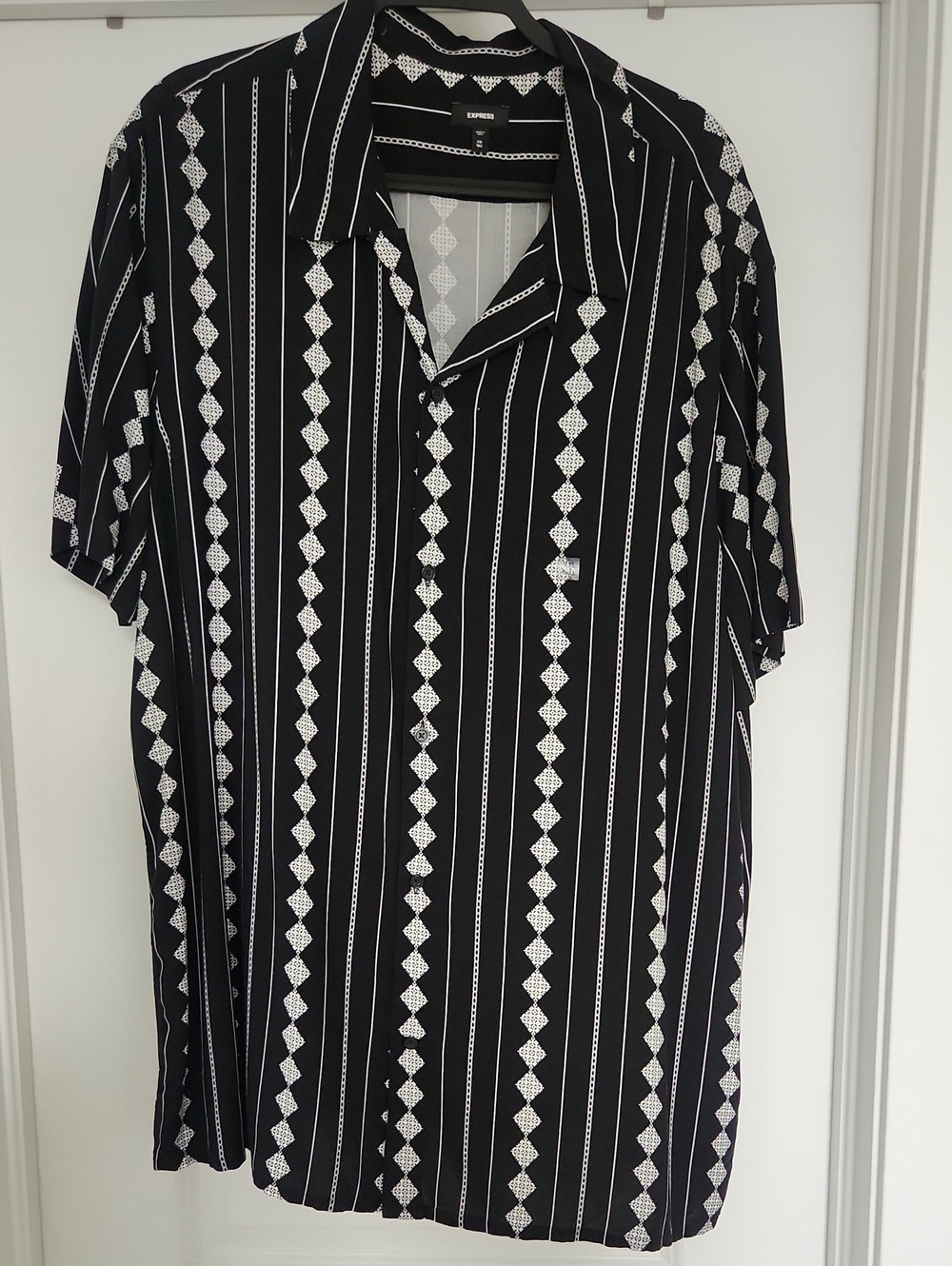 Express Black Short-Sleeve Button-Down Shirt with White Geometric Stripes